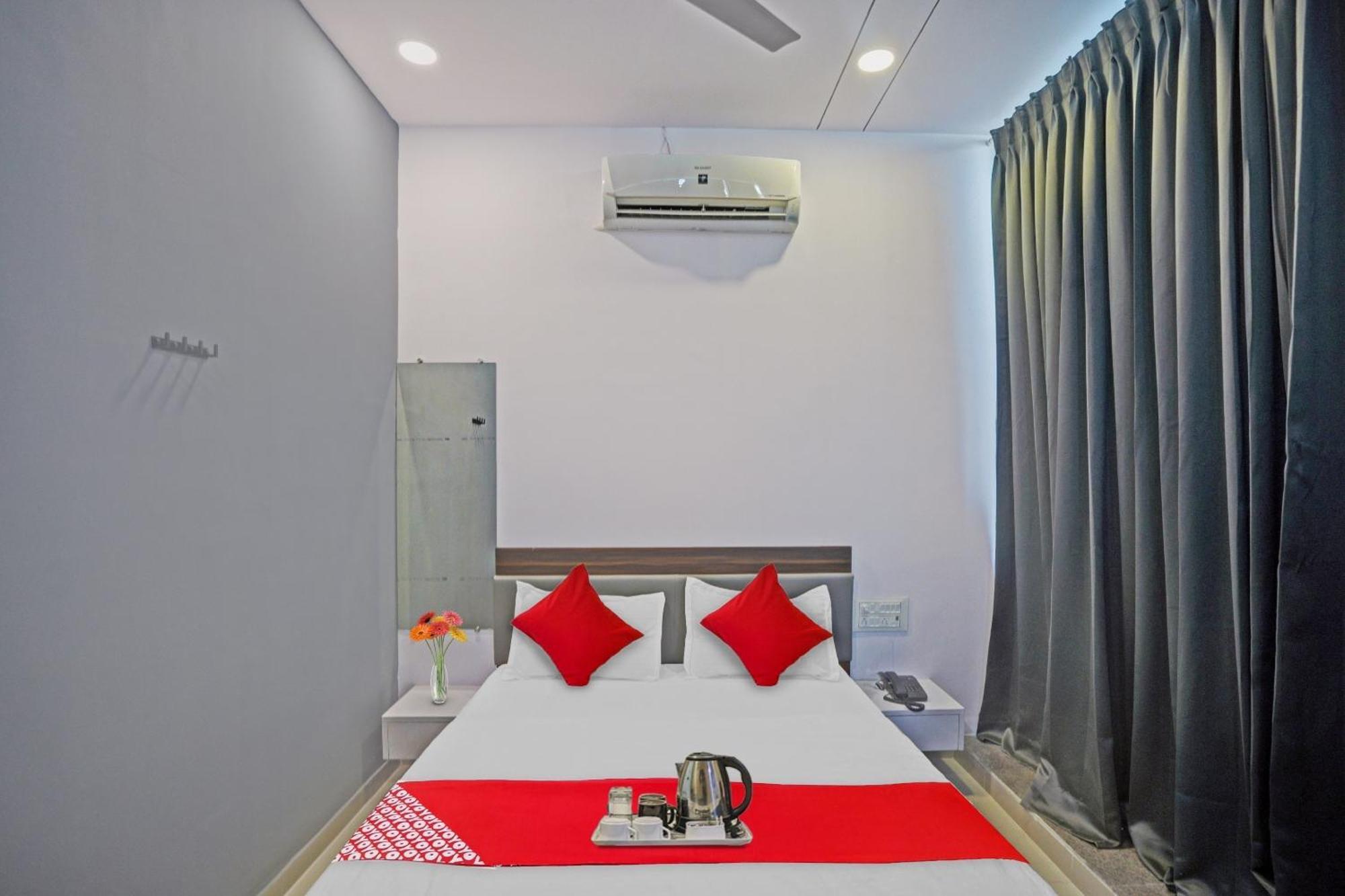 Hotel O Sky View Surate Extérieur photo